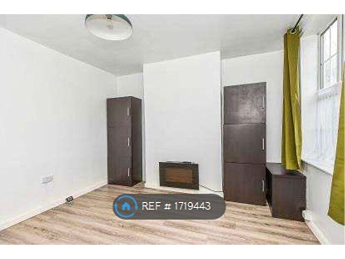 2 Bedroom Terraced House To Rent In Wolverhampton Street, Wednesbury, WS10