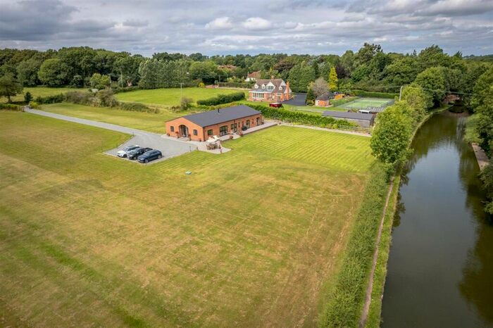 4 Bedroom Detached House For Sale In Valley Lane, Lapworth, B94