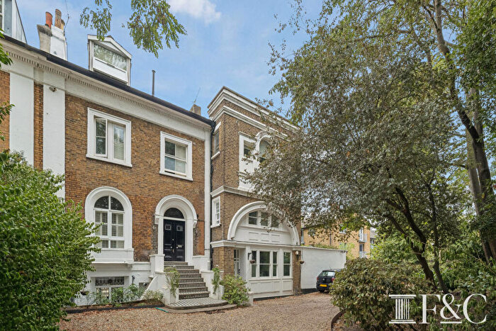 2 Bedroom Apartment To Rent In Castelnau, London, SW13