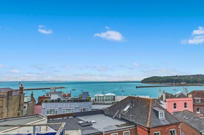 3 Bedroom Property To Rent In Market Hill, Cowes, PO31