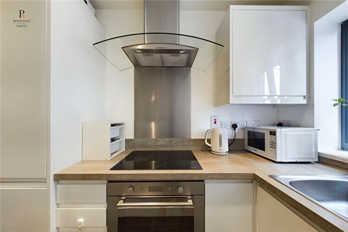 1 Bedroom Apartment For Sale In London Road, Mitcham, CR4