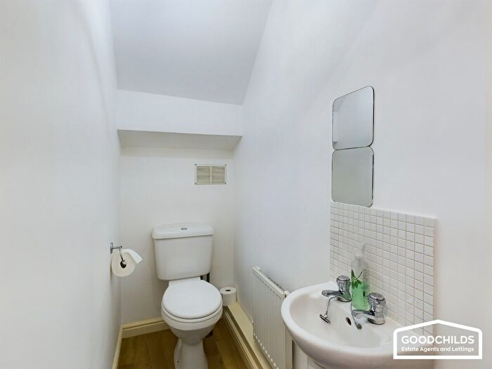 4 Bedroom Semi-Detached House To Rent In Newhome Way, Walsall, WS3