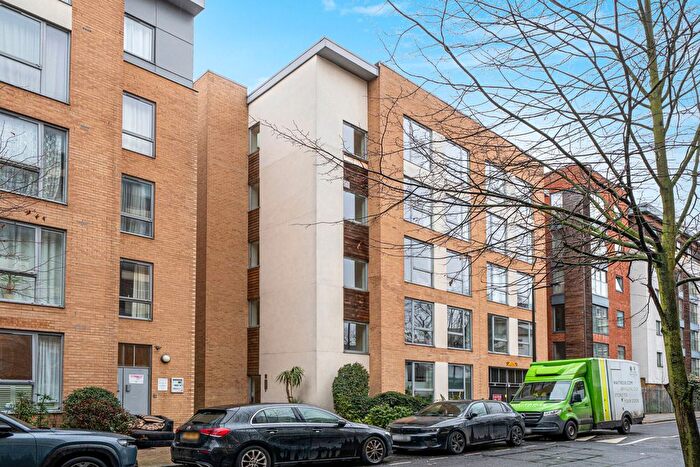 2 Bedroom Flat For Sale In Peckham Grove, London, SE15