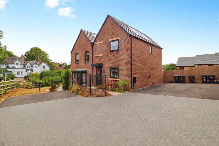 2 Bedroom Semi Detached House For Sale In Lincoln Drive, Gedling, Nottingham, Nottinghamshire, NG4