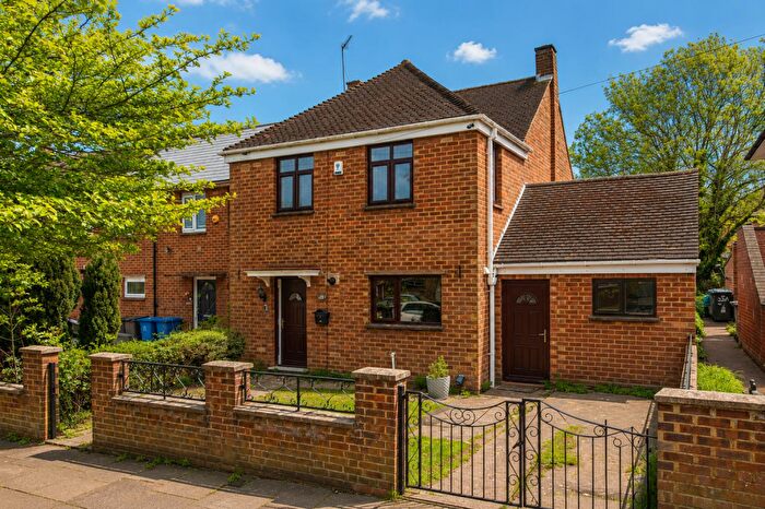 3 Bedroom Semi-Detached House To Rent In Ivy Road, Kettering, NN16