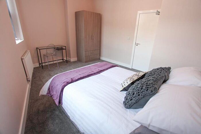 1 Bedroom House To Rent In Holt Road, L7