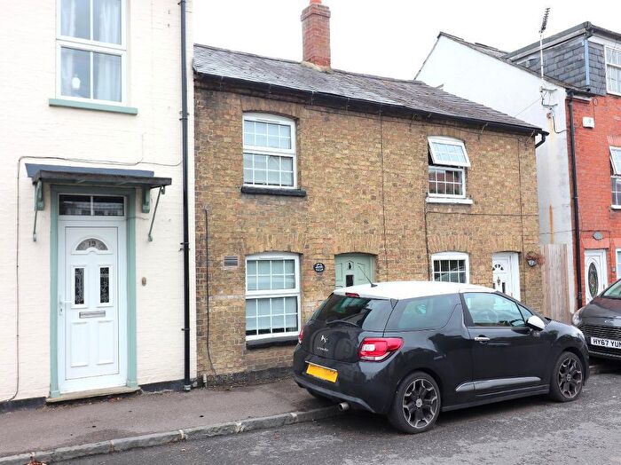 2 Bedroom Terraced House To Rent In Sharpenhoe Road, Barton Le Clay, Bedfordshire, MK45