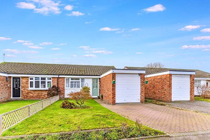2 Bedroom Semi-Detached Bungalow For Sale In Lydford Close, Bedford, MK40
