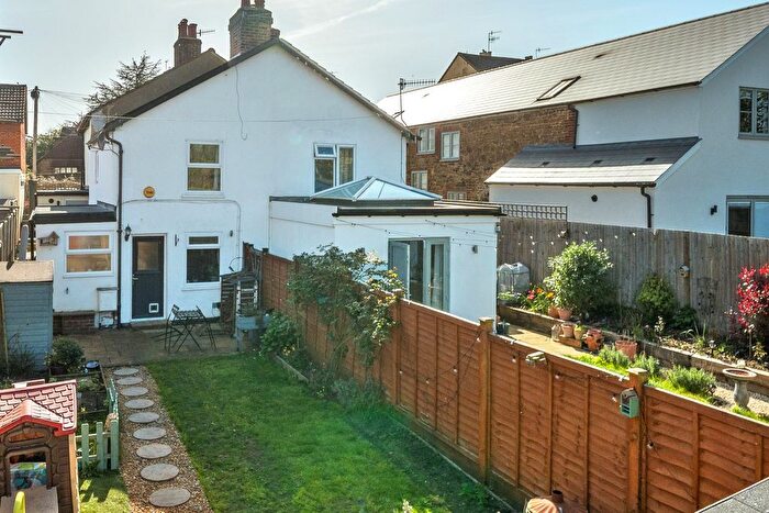 2 Bedroom Terraced House For Sale In Farncombe, GU7