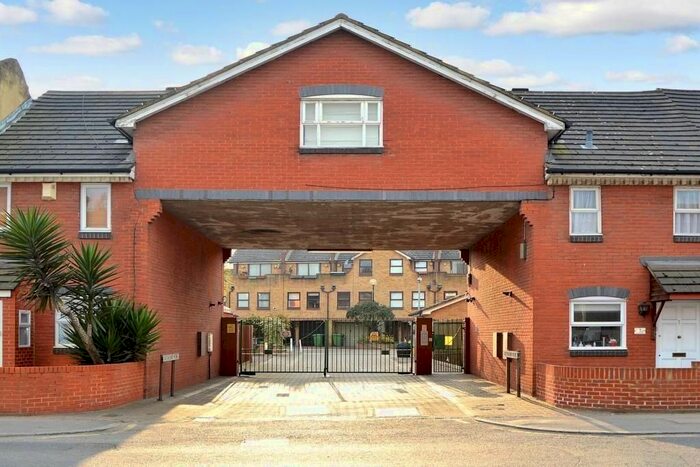 2 Bedroom Flat To Rent In Trundleys Road, Deptford, New Cross, Surrey Quay, London, SE8