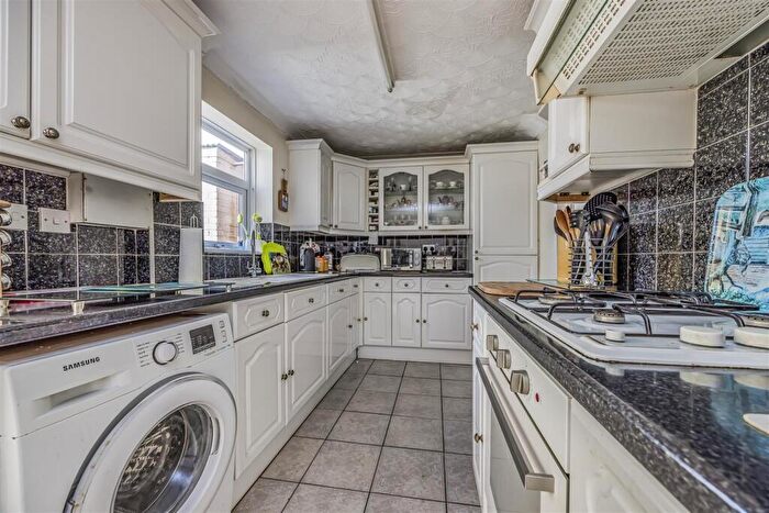 3 Bedroom House For Sale In Selborne Avenue, Havant, PO9