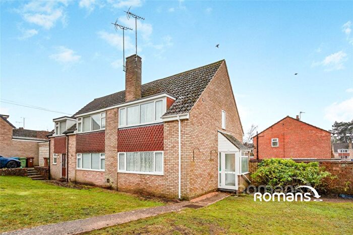 3 Bedroom Semi-Detached House To Rent In Chiltern Road, Sandhurst, Berkshire, GU47