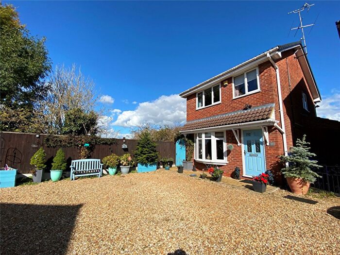 3 Bedroom Detached House For Sale In Greyfriars Road, Daventry, Northamptonshire, NN11