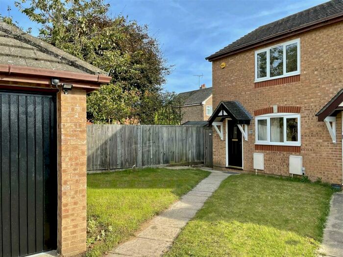 2 Bedroom Semi-Detached House To Rent In Dundee Drive, Stamford, PE9