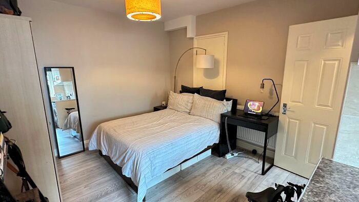 Studio To Rent In Mora Road, Cricklewood, NW2