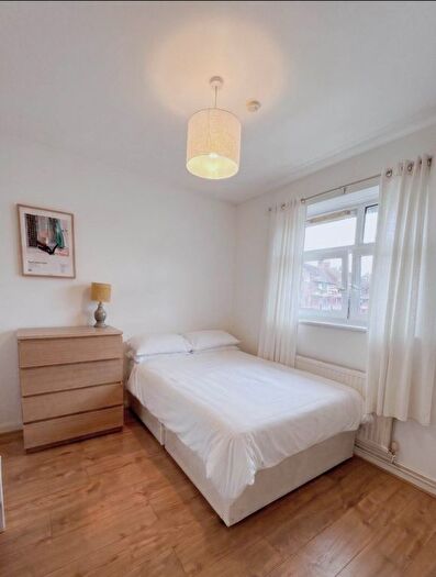 4 Bedroom Flat To Rent In Hathersley House, Tulse Hill, SW2