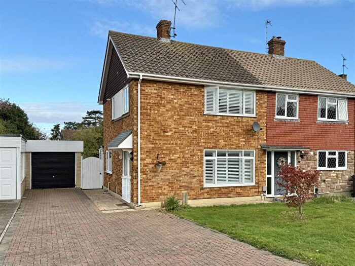 3 Bedroom Semi-Detached House For Sale In Millfields, Writtle, Chelmsford, CM1