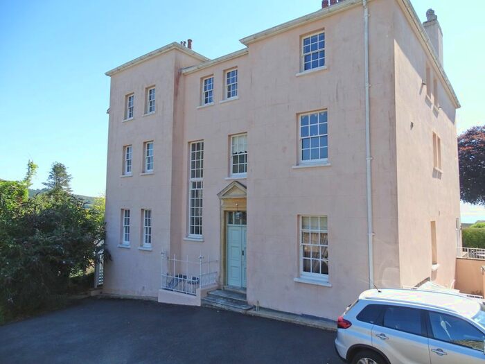 2 Bedroom Flat To Rent In Clappentail Lane, Lyme Regis, DT7