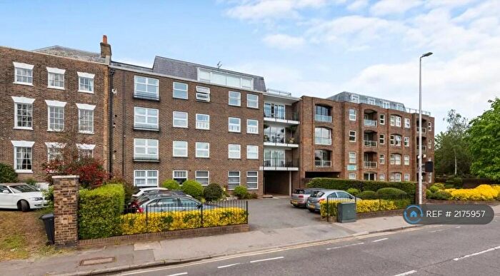 2 Bedroom Flat To Rent In St. Aubyns, London, E11