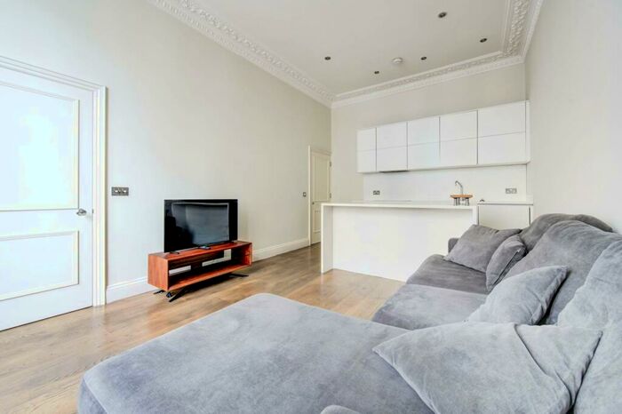 2 Bedroom Maisonette To Rent In Harcourt Terrace, Chelsea, London, SW10