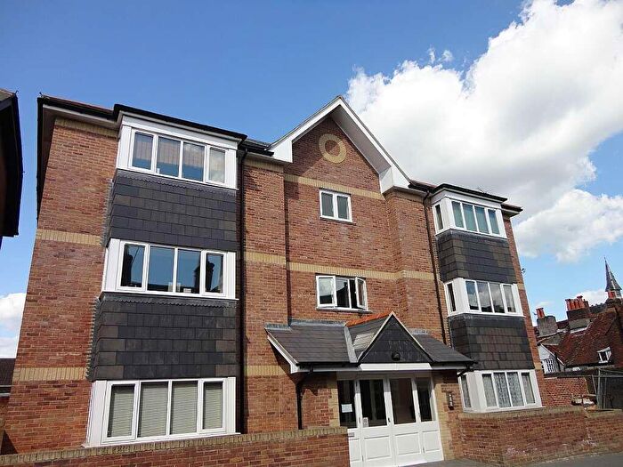 2 Bedroom Flat To Rent In Rosali House, Trafalgar Road, Newport, PO30