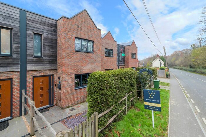 4 Bedroom Semi-Detached House For Sale In Rosehill, Isfield TN22