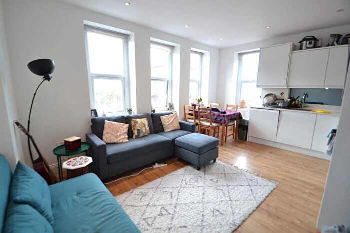 1 Bedroom Flat To Rent In Grand Parade, Green Lanes, N4