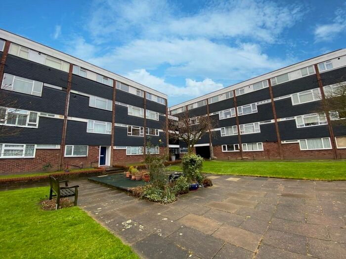 2 Bedroom Flat To Rent In Park Court, Harlow, CM20
