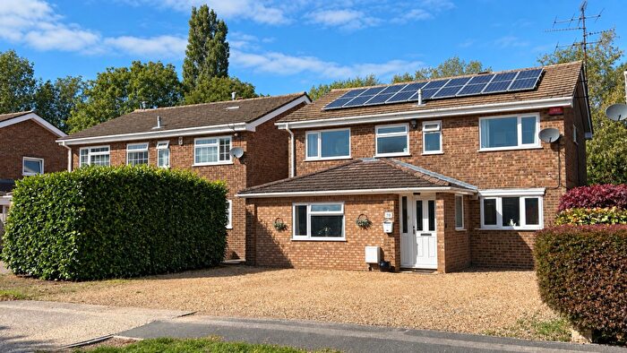 5 Bedroom Detached House For Sale In Windmill Hill Drive, Bletchley, Milton Keynes, MK3