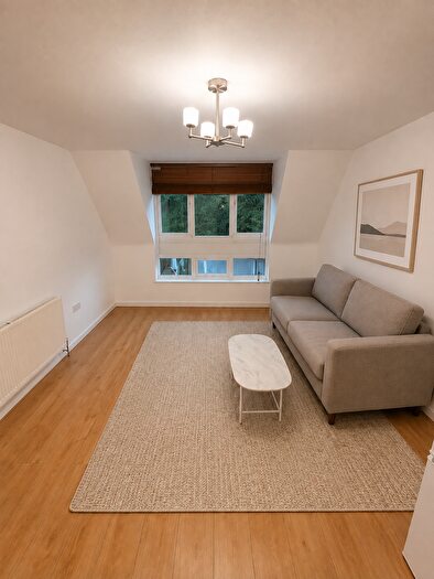 2 Bedroom Flat To Rent In Thirlmere Gardens, Northwood, HA6
