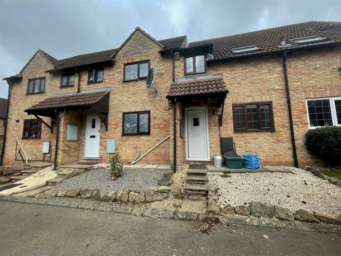 2 Bedroom House To Rent In Perry Close, Newent, GL18