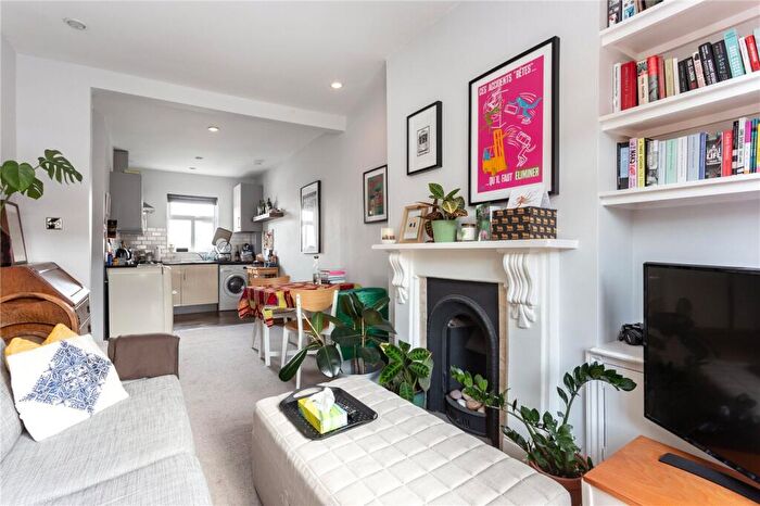 1 Bedroom Apartment To Rent In Blackstock Road, London, N5