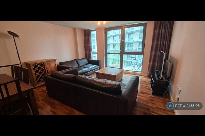 2 Bedroom Flat To Rent In Centenary Plaza, Birmingham, B1