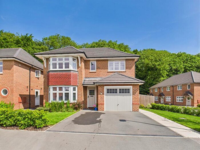 4 Bedroom Detached House For Sale In West Wold, Swanland, HU14