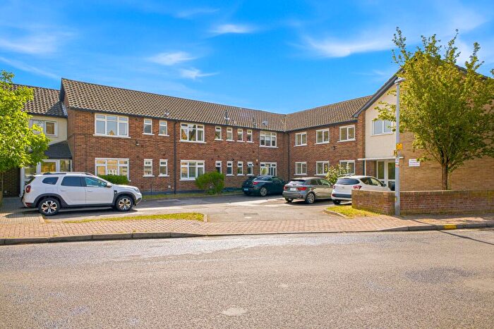 1 Bedroom Flat For Sale In East Street, Rochford, SS4