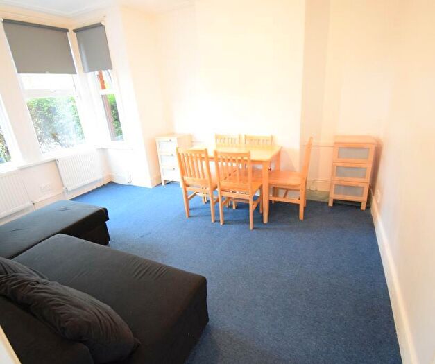 2 Bedroom Flat To Rent In Hibbert Road, London, E17