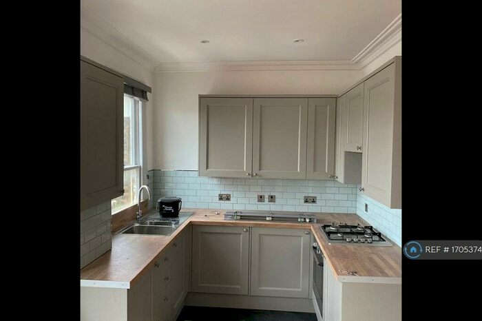 1 Bedroom Flat To Rent In Stapleton Hall Road, London, N4