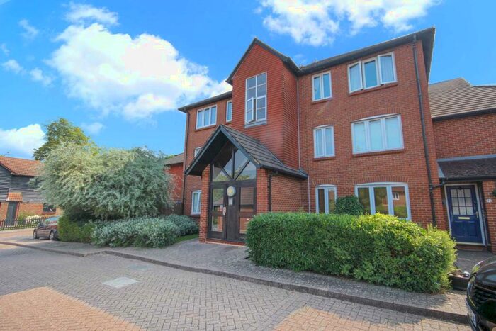 2 Bedroom Apartment To Rent In Caesars Gate, Warfield, RG42