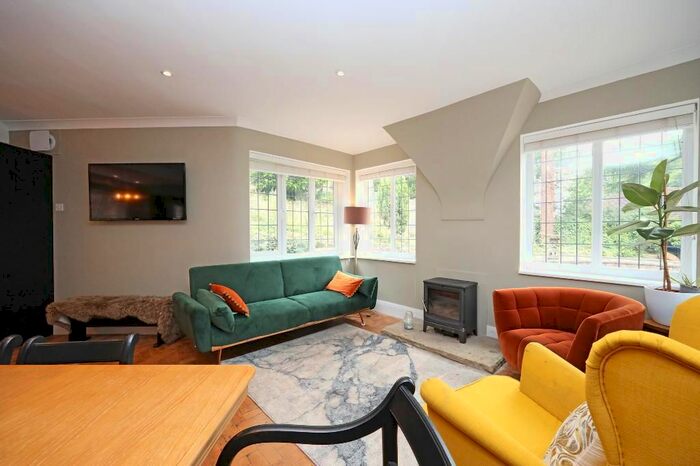 5 Bedroom Detached House For Sale In Lightwood Road, Stoke On Trent, Staffordshire, ST3