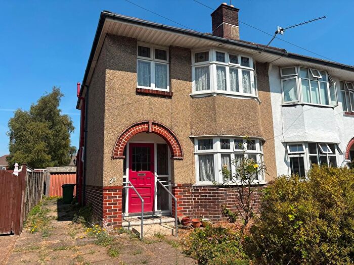 3 Bedroom Semi Detached House For Sale In Westbury Road, Southampton, SO15
