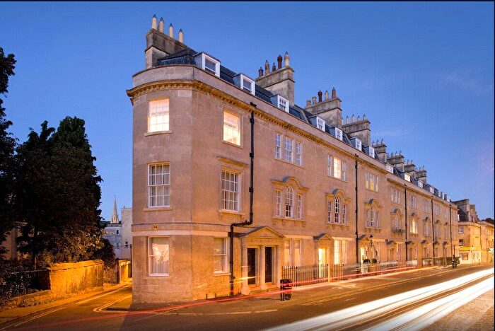 1 Bedroom House To Rent In St. James's Parade, Bath, Somerset, BA1