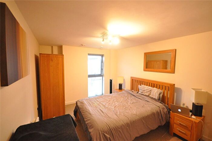 2 Bedroom Flat To Rent In Beckhampton Street, Swindon, SN1