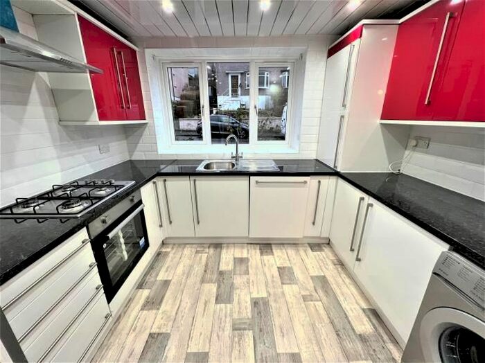 2 Bedroom Flat To Rent In Weymouth Drive, Kelvindale, Glasgow, G12