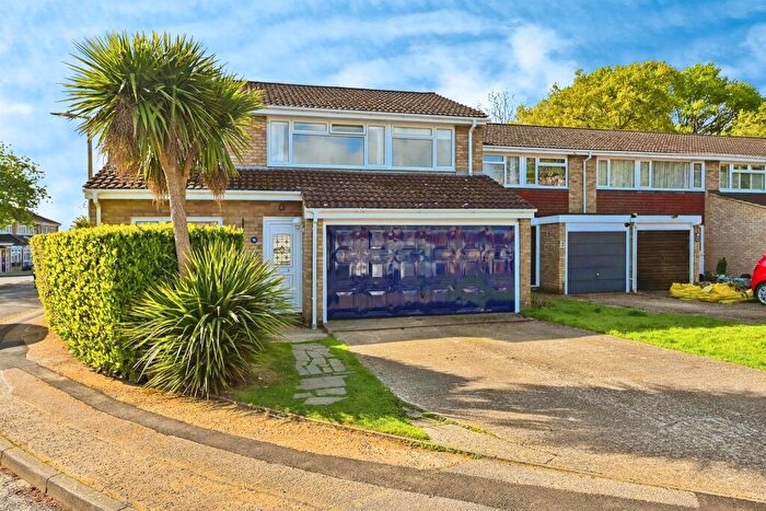 5 Bedroom Semi-Detached House For Sale In Sarratt Avenue, Hemel Hempstead, HP2