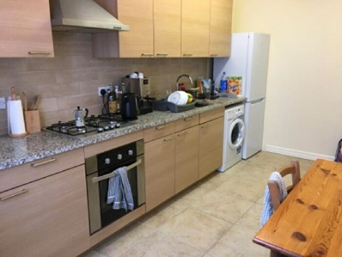 1 Bedroom Flat To Rent In Exeter House, Selly Oak, Birmingham, West Midlands, B29