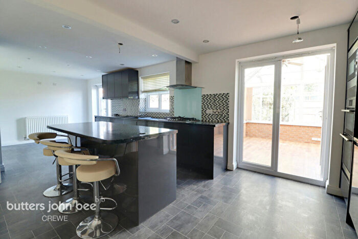 5 Bedroom Detached House For Sale In Blackthorne, Crewe, CW2