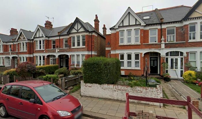1 Bedroom Flat To Rent In Valley Road, Streatham, SW16