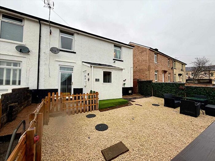 3 Bedroom Semi-detached House For Sale In Heol Heulog, Porth, CF39