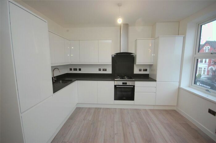 2 Bedroom Maisonette To Rent In Beaconsfield Road, Friern Barnet, N11