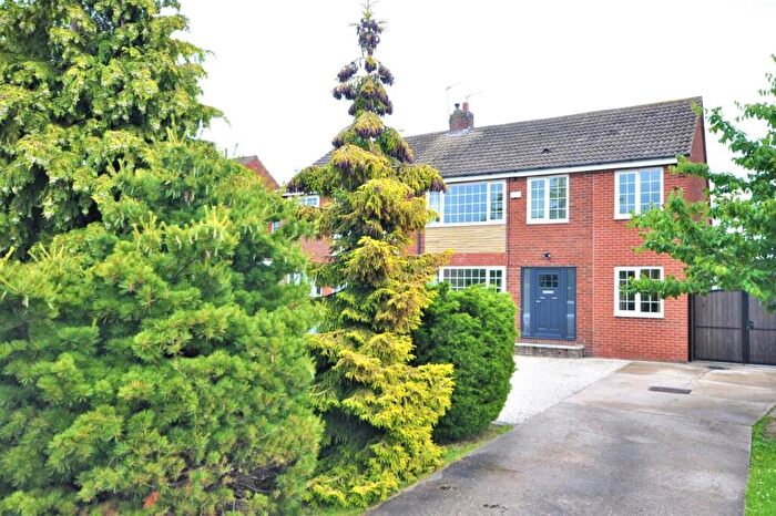 4 Bedroom Semi Detached House For Sale In Kirton Lane, Thorne, Doncaster, DN8